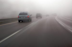 7 consejos para manejar seguro con niebla