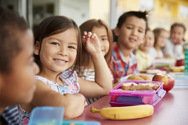 niños en la escuela