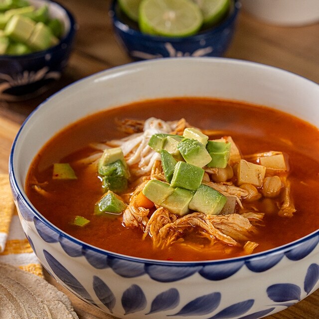Delicioso plato de caldo tlalpeño